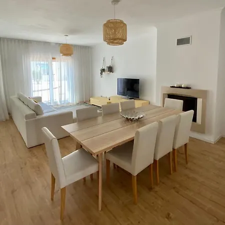 Alice's House Nazare